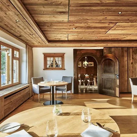 Adler Gourmet & 4*