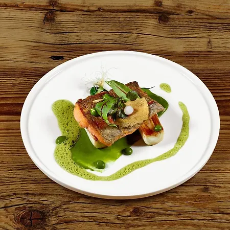 Adler Gourmet & 4* 하우세른