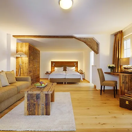 Adler Gourmet & 호텔 4*