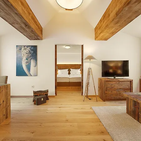 Adler Gourmet & 4* 하우세른